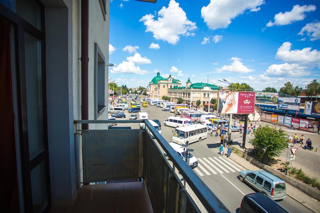 Like Home On Zaliznychna Ivano-Frankivszk Kültér fotó